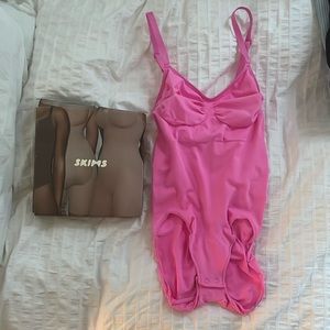 SKIMS sculpting bodysuit